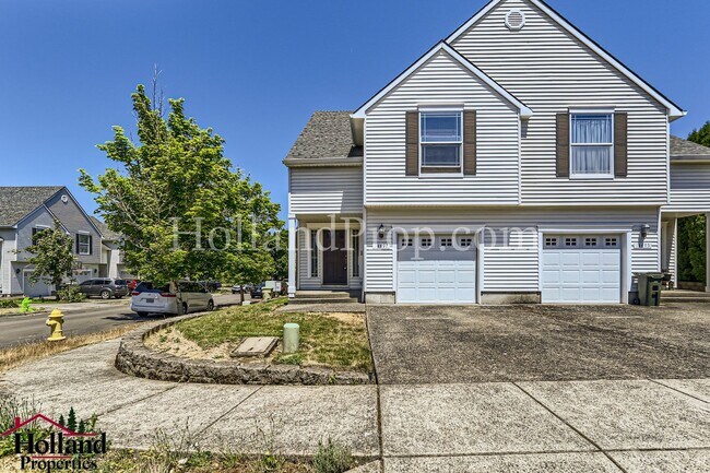Building Photo - COMING SOON This Beautiful Duplex with Great Location!!!