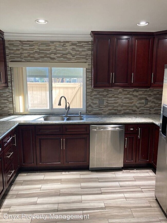 Building Photo - 3 br, 1.5 bath House - 9576 Caminito Tirada