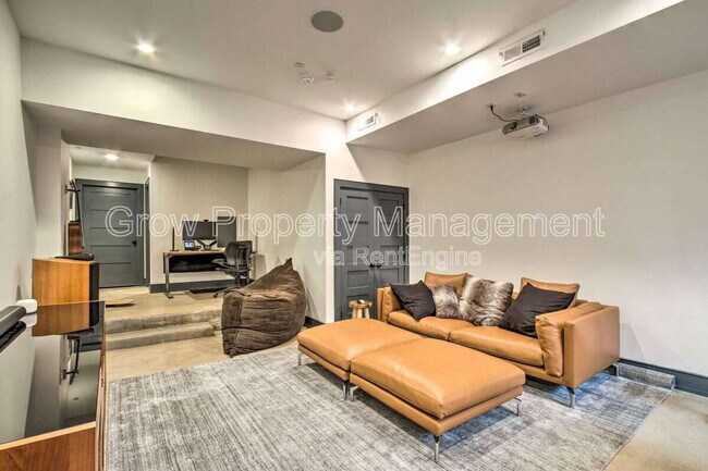 Foto del edificio - 2128 E Firth St
