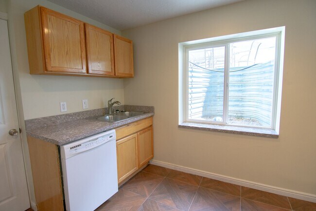 Foto del edificio - Gorgeous 1-Bed Mother-in-Law Unit in Singl...