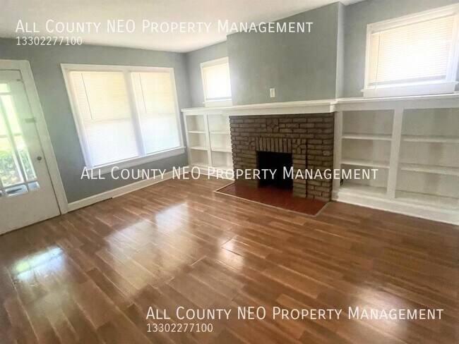 Foto del edificio - 2 bedroom, 1 bathroom for rent in Cleveland!