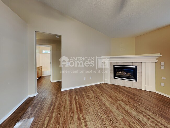 Foto del edificio - 13450 W Acorn Street