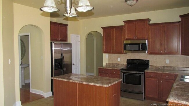 Building Photo - 3428 Castlefield Ln