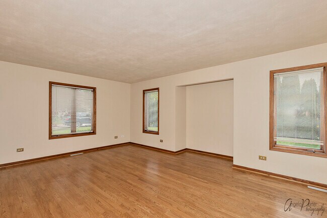 Building Photo - 140 N Delany Rd