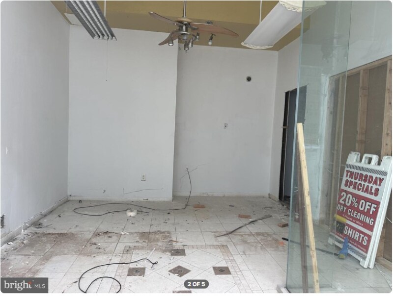 Primary Photo - 2301 Cherry St