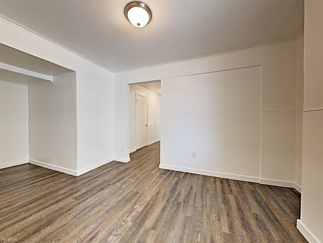 Building Photo - 511 N 2nd St