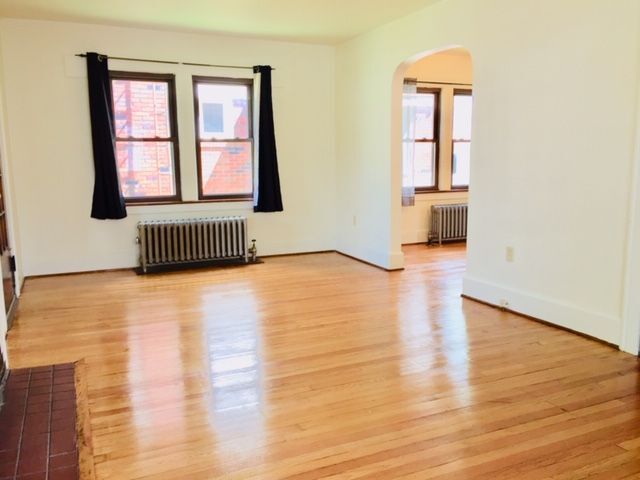 Building Photo - Two Bedroom One Bathroom Apartment for Rent