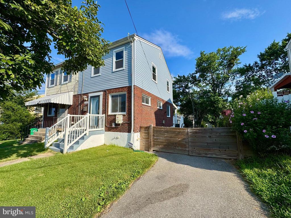 Primary Photo - 7204 Glenridge Dr