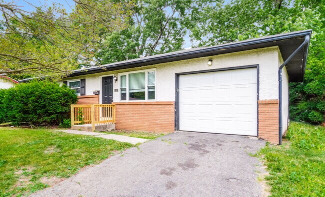 Foto del edificio - 1328 Whitby Square N