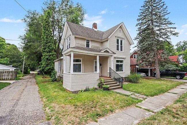 Building Photo - 368 Garfield Ave