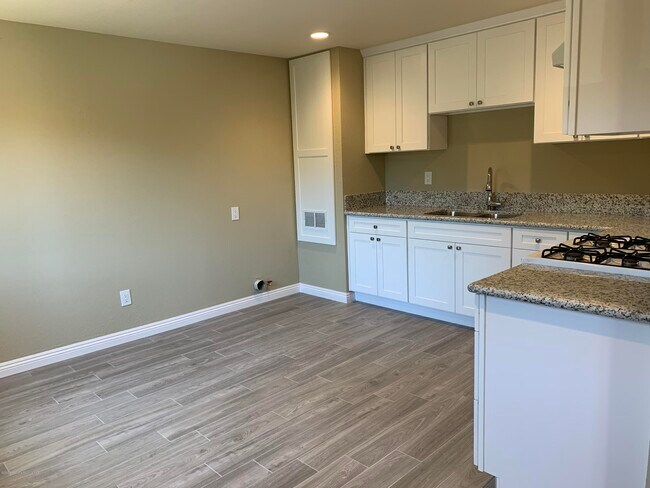 Foto del edificio - 3413 Malabar St