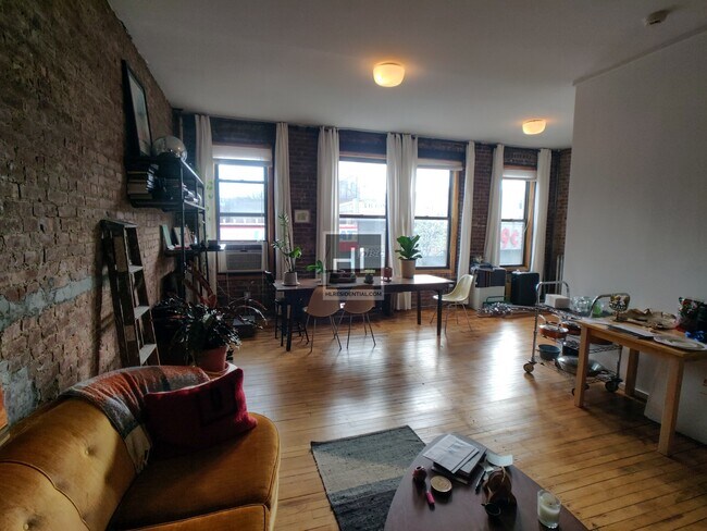 Building Photo - KNICKERBOCKER AVENUE