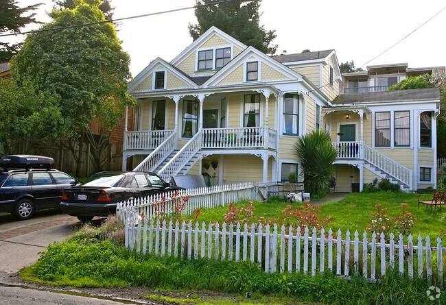 Building Photo - 155 Tomales St