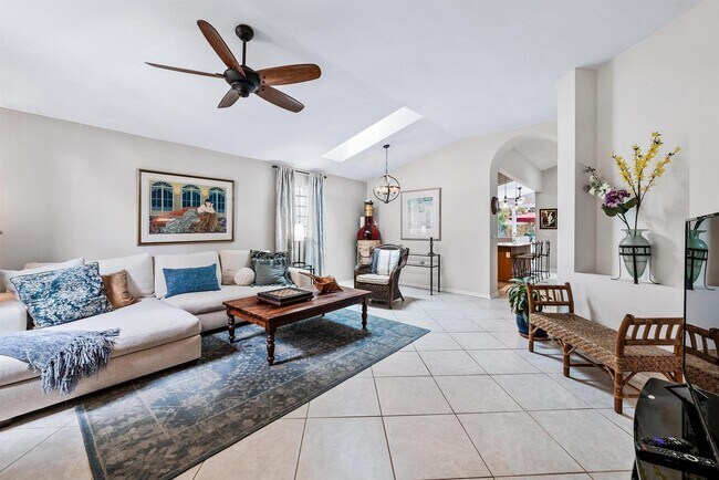 Building Photo - 149 Cypress Cv