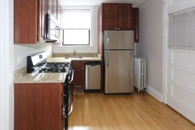 Foto del edificio - 2220 W Ainslie St