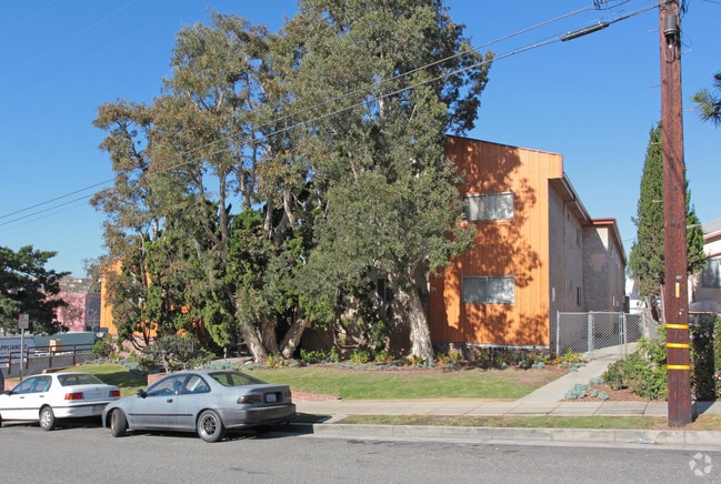 Building Photo - 817 Hill St.