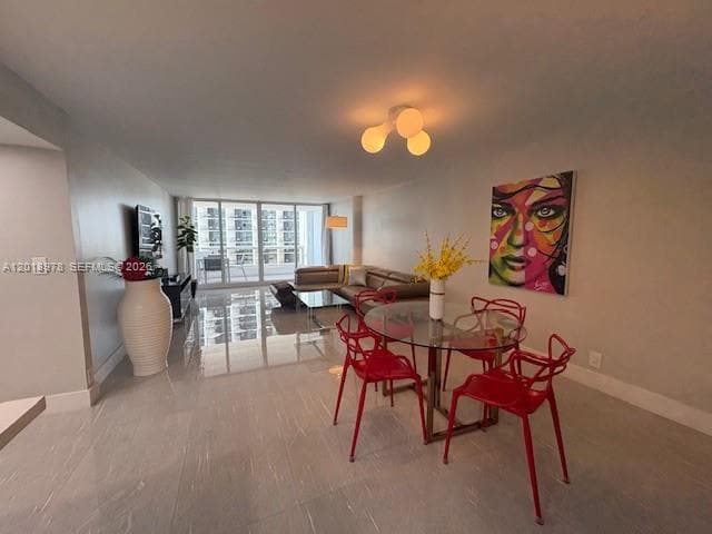 Foto del edificio - 1717 N Bayshore Dr