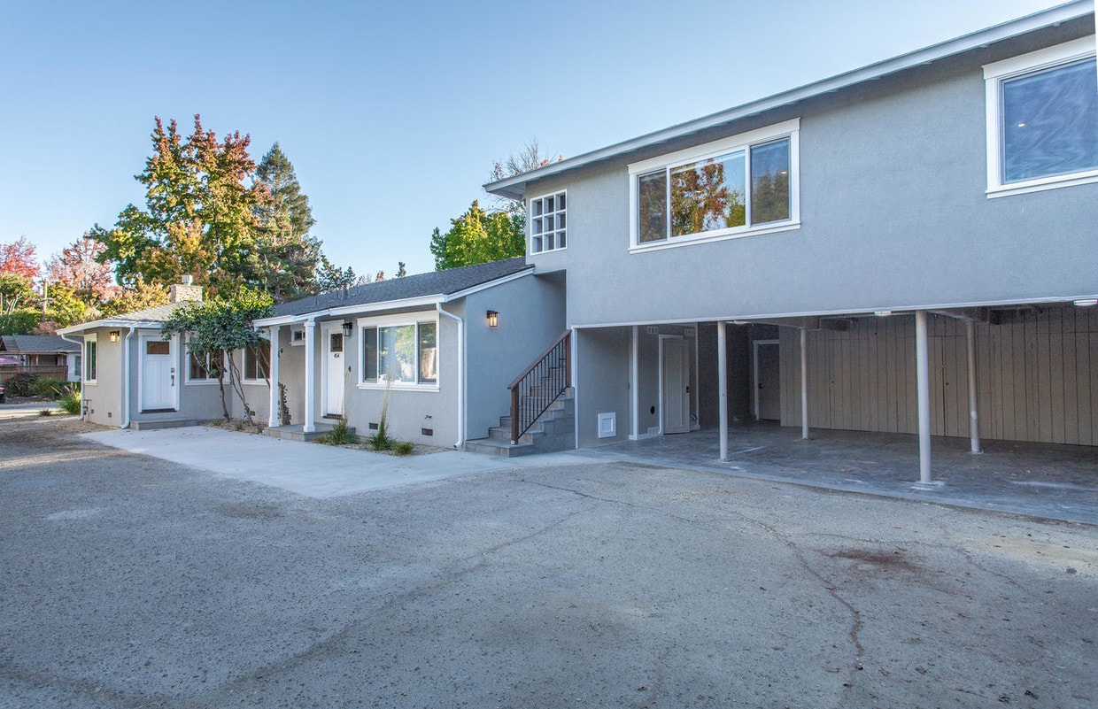 Primary Photo - 452 Waverley St