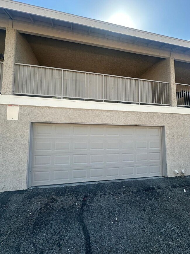 Foto del edificio - 100 S Crestline Dr