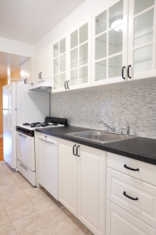 Foto del edificio - 8713 Plymouth St