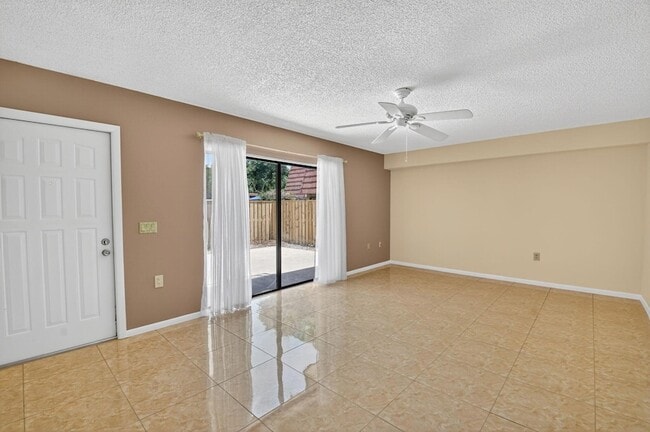 Building Photo - 413 Buttonwood Ln