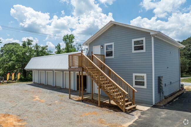 Building Photo - Russell Ridge Estates