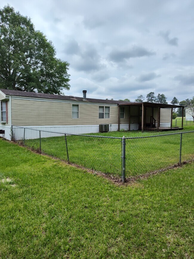 Building Photo - 31200 US-96