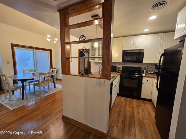 Foto del edificio - Beautiful townhouse across from Shawnee Mountain Ski Area