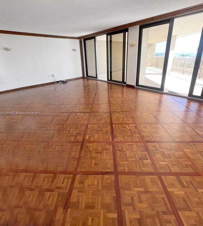 Foto del edificio - 2901 S Bayshore Dr