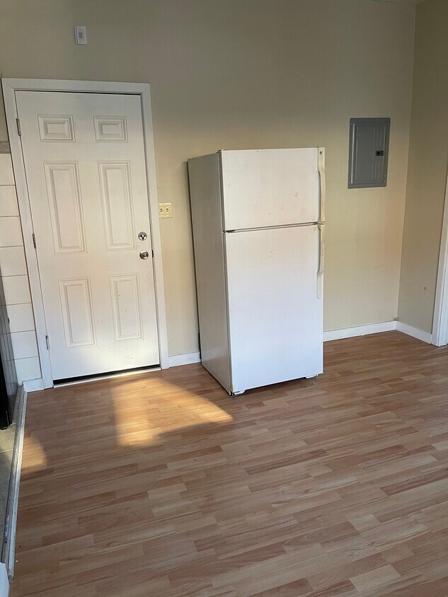 Foto principal - 4467 Frankford Ave
