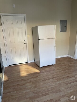 Building Photo - 4467 Frankford Ave