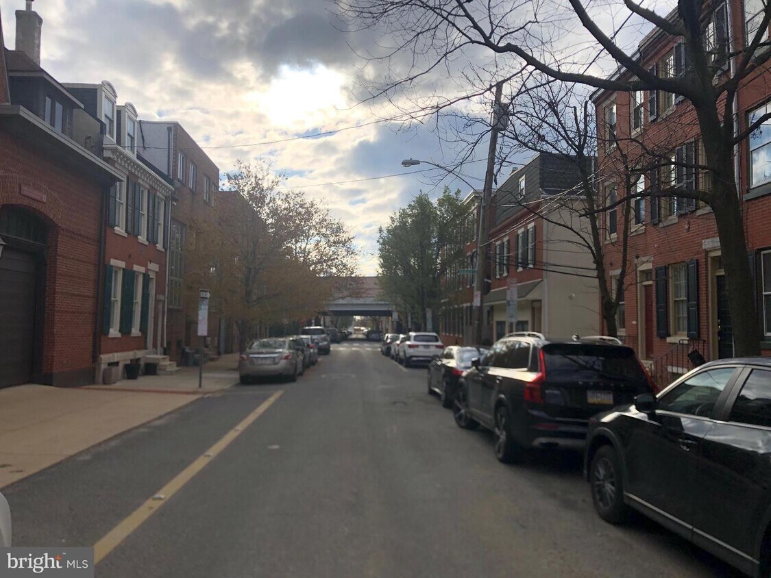 Primary Photo - 812 S Howard St