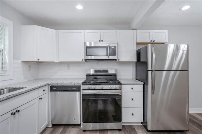 Building Photo - 2157 Dowdell Dr
