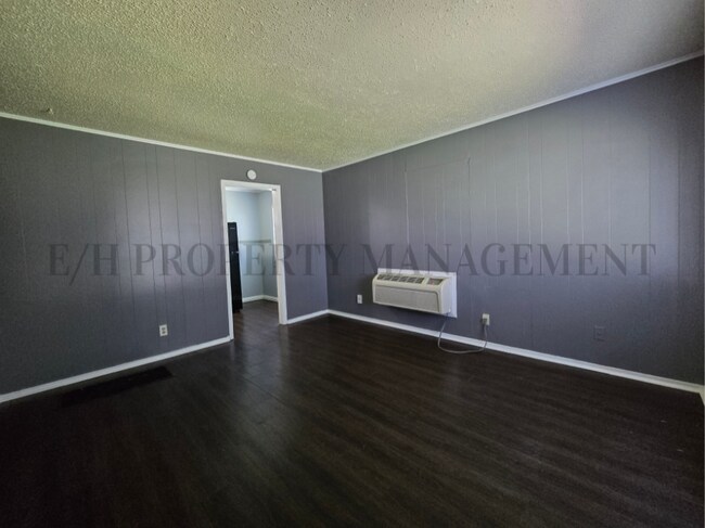 Building Photo - 810 S Terrace Dr