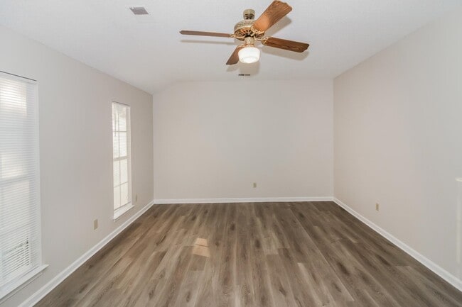 Foto del edificio - 2563 Country Trail Dr