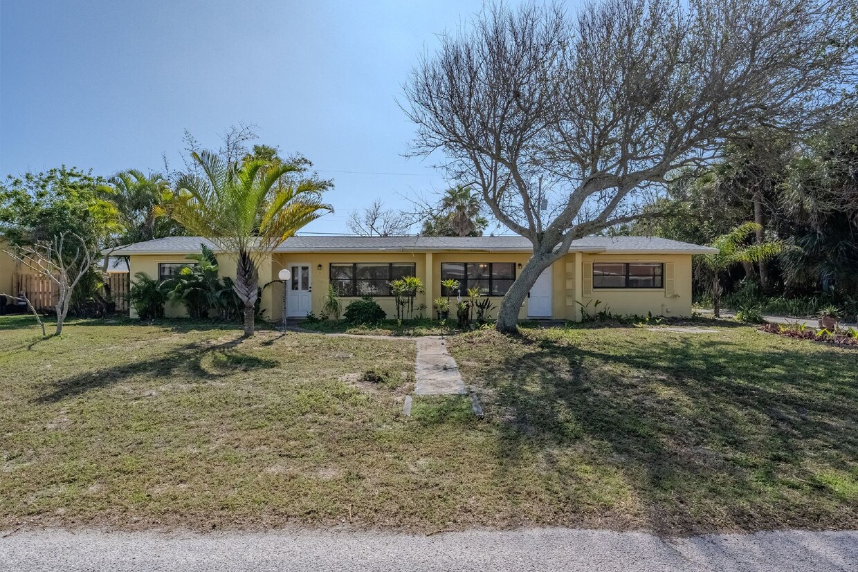 Primary Photo - Beachside retreat in Indialantic!