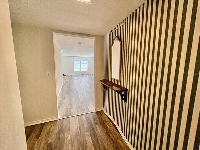 Building Photo - 147 Bluff View Dr