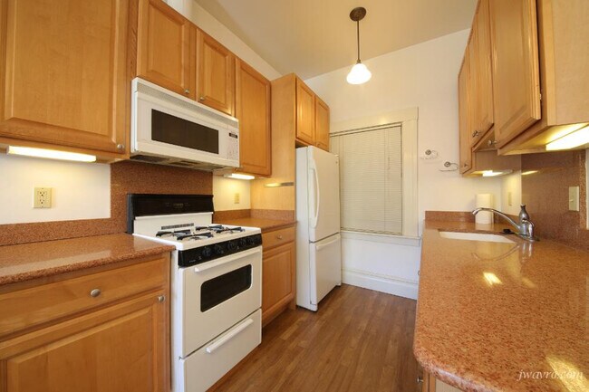 Building Photo - 2471 Lombard St