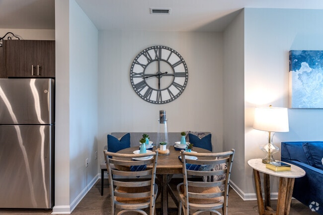 1HAB, 1BA - 828 ft² - Tryon Farms