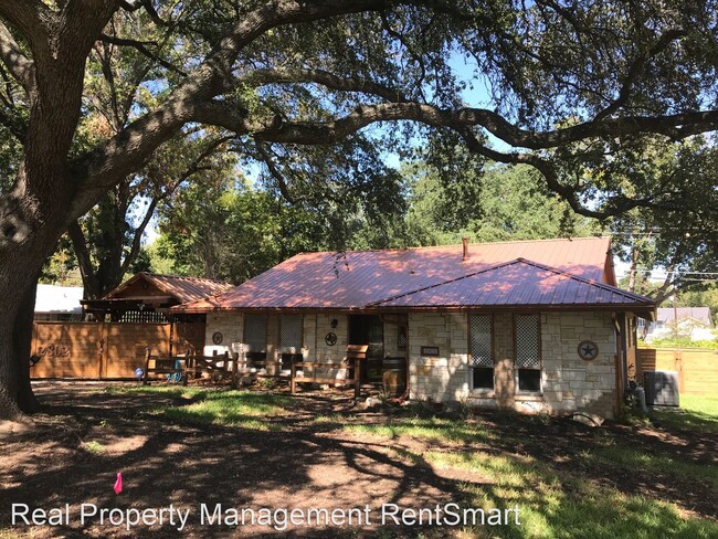 Building Photo - 3 br, 2 bath House - 2802 Winston Court