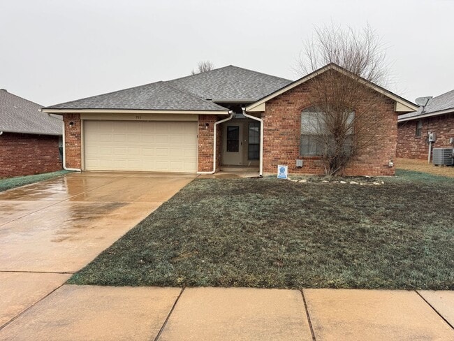 Building Photo - Charming 3 bedroom home with storm shelter...