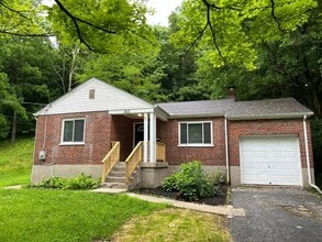 Building Photo - 1810 Quebec Rd