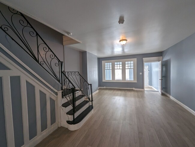 Building Photo - Large Home - West Philadelphia