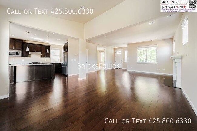 Building Photo - 10626 Eastridge Dr NE