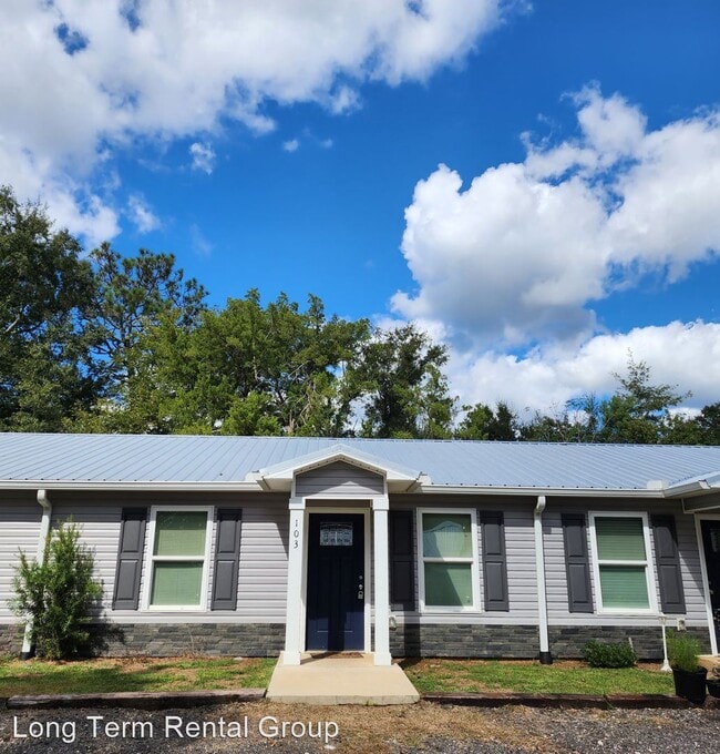 Building Photo - 2 br, 1 bath House - 13222 Wisconsin Stree...