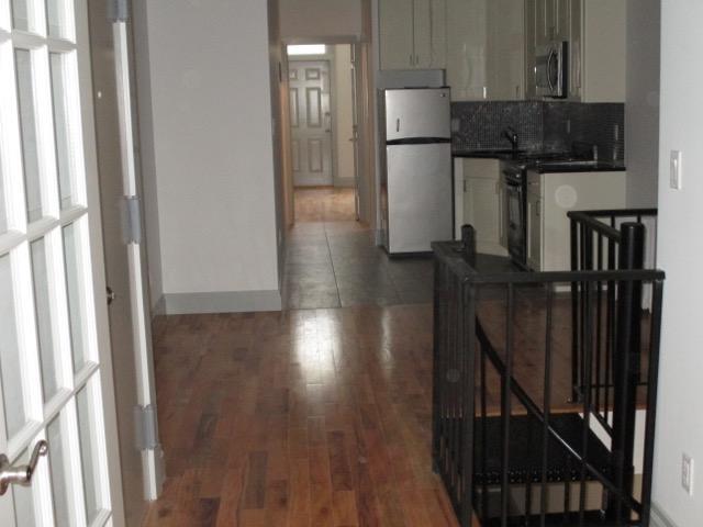 Building Photo - 294 Harman St