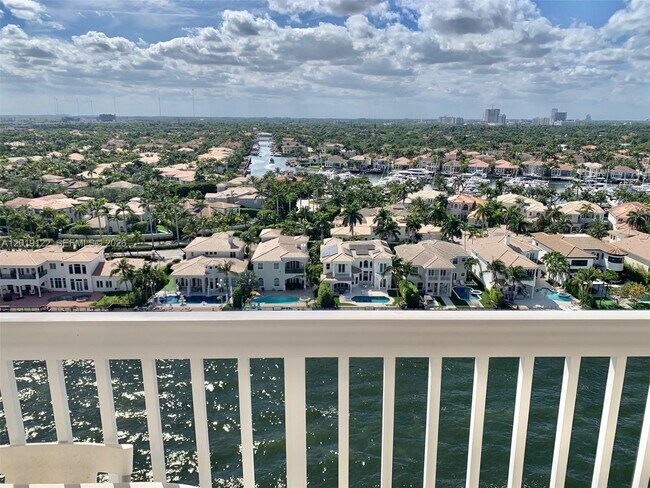 Foto del edificio - 1500 S Ocean Dr