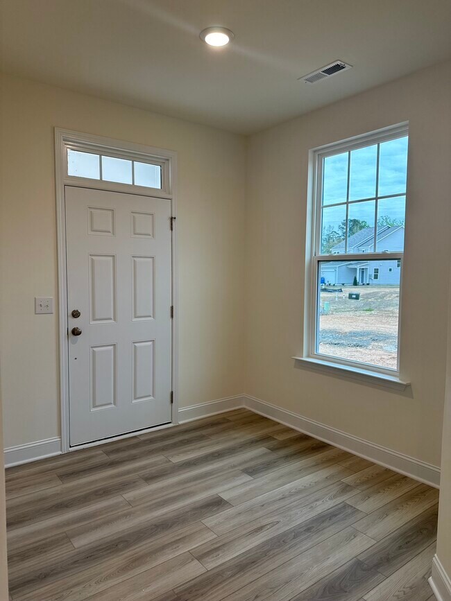 Building Photo - 93 Steel Springs Ln