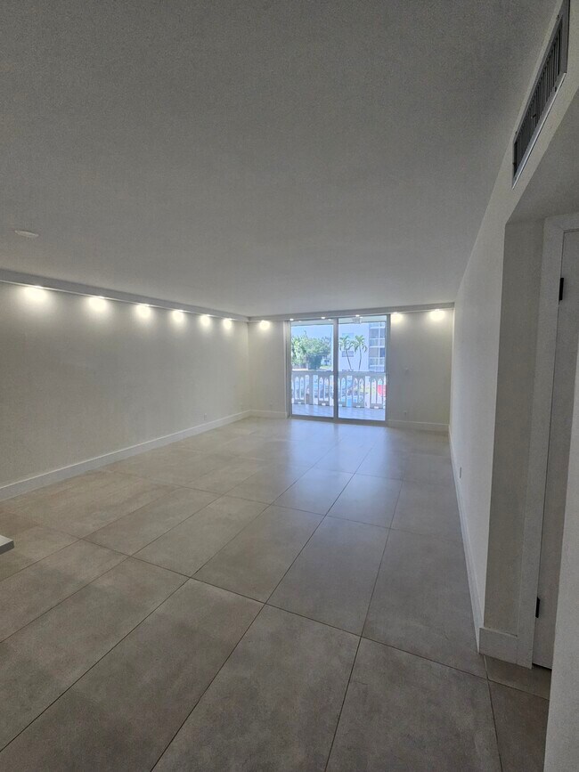 Foto del edificio - 400 NE 12th Ave