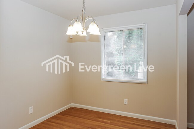 Foto del edificio - 2620 Rockwell Rd NW